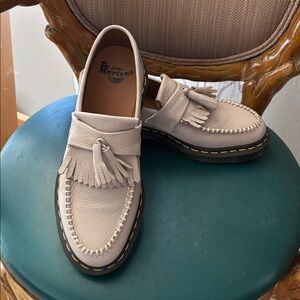 Dr. Martens Cream Leather Tassel Loafers W9/M8